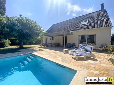 maison m2 avec piscine sur un terrain de 2457m2