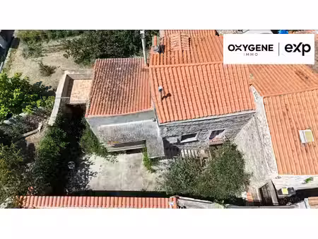 maison de village avec jardin et terrain potager indépendant