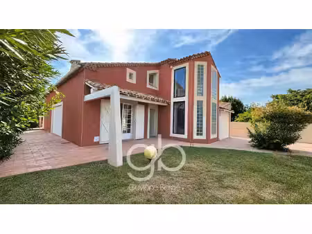 pérols maison familiale atypique avec piscine