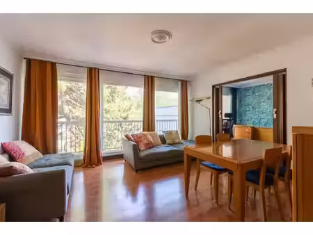 appartement de 4 pièces - 81m2- dernier étage