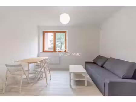 17 rue de la république - studio rdc cours