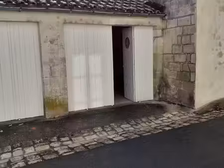 garage 15m²-secteur banque de france-saintes