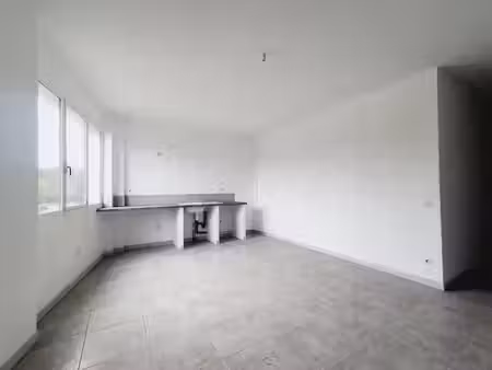 location appartement 3 pièces 55 m² à apt (84400)  625 €