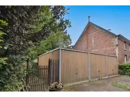 ensemble de trois garages en tôle