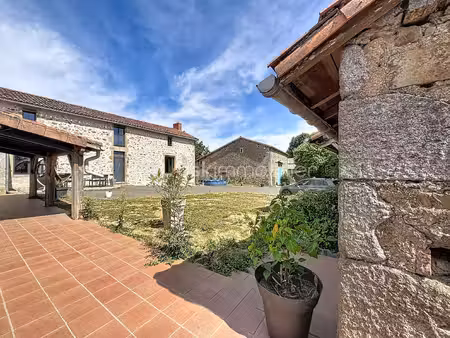 maison de 227 m² à bressuire