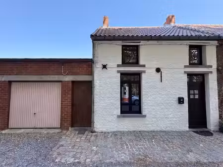 jolie maison de campagne  avec garage et terrasse