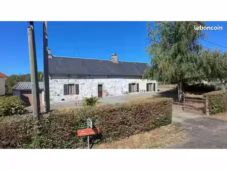 à vendre : maison en pierre de 92 m² de plain-pied avec grenier aménageable et grand terra