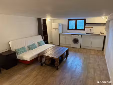 bien rare cellier aménagé de 22m2