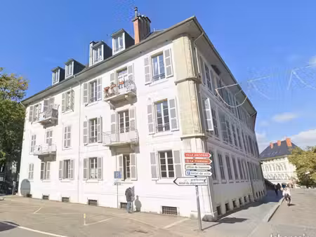 grand studio de 53m² au centre de chambéry