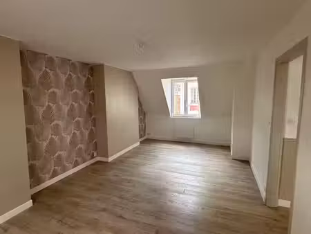 appartement t3 entièrement rénové – hyper centre de péronne