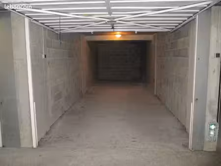 garage a louer 27m²