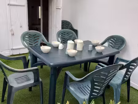 maison de village meublé situé à vias