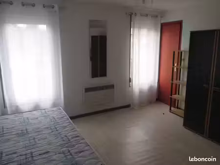 studio étudiant ( e )