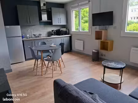 studio rénové dans résidence