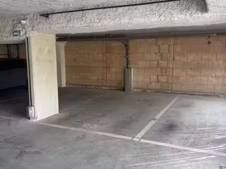 location parking couvert fontenay rabelais