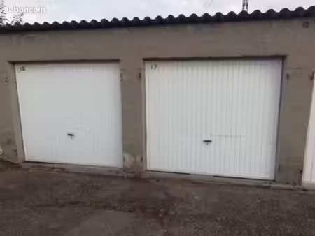 location garage box dalle béton