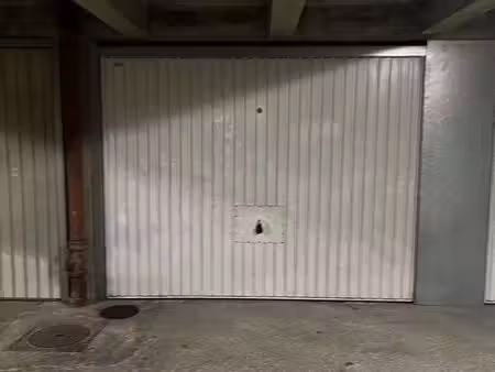 garage avec porte à louer - paris 12ême - bercy/daumesnil