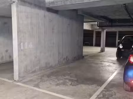 place de parking moto à louer  colocation pour 4 motos en sous-sol sécurisé proche transpo