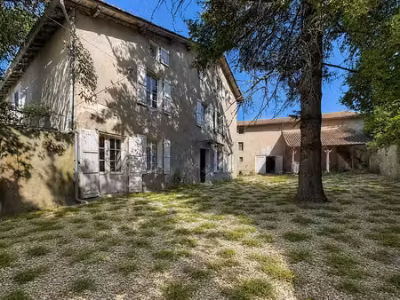vente maison 11 pièces 304 m² à coteaux-du-blanzacais (16250)  210 000 €