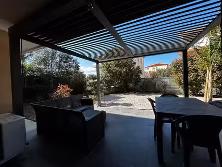 superbe f3 rez-de-jardin avec garage et cave residence secur
