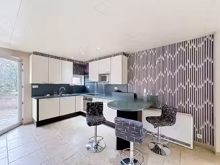 rez-de-chaussée à louer avec terrasse et jardin   mellet (vbe58521)