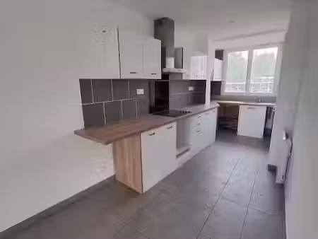 location maison 4 pièces 146.31 m² à saint-cyr-sur-morin (77750)  980 €
