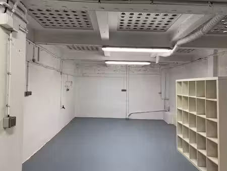 location entrepôt paris 75017 135m²