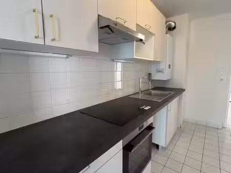 à louer grand appartement t4 de 80 19 m2 avec garage et ba
