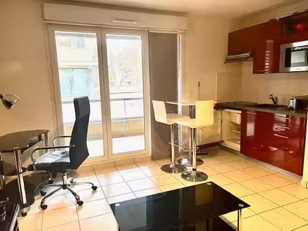 t2- 19 rue antoine charial 69003 lyon