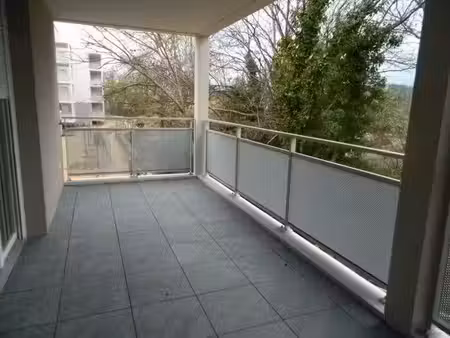 location appartement 3 pièces 61.14 m² à roquevaire (13360)  1 050 €