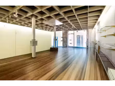 local commercial besancon 104 m2