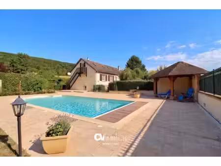 maison familiale 4 chambres avec piscine