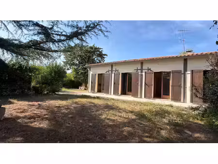roquefort- maison de plain pied à vendre de 90 m² avec un fort potentiel à rénover 3 chamb