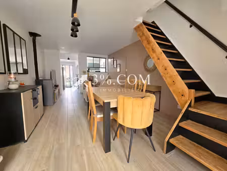 maison rénovée 65 m2 avec 2 chambres + extérieur