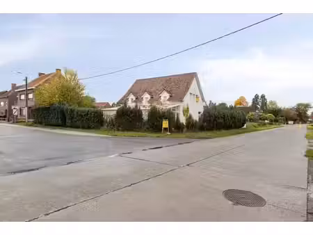 maison spacieuse avec 4 chambres  véranda et jardin