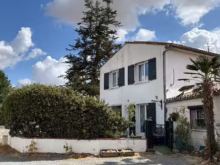 maison familiale- garage- cours