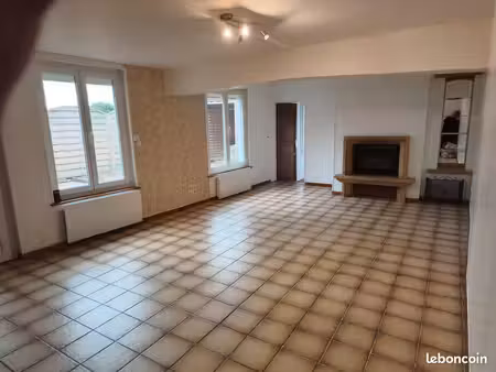 maison t4 à 10 km d'amiens sud à quevauvillers