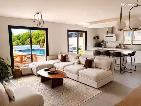 maison individuelle avec piscine à villeneuve-lès-bouloc