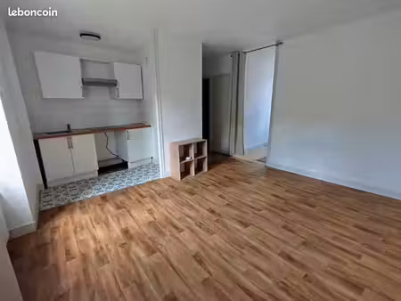 t1 bis au 1er étage