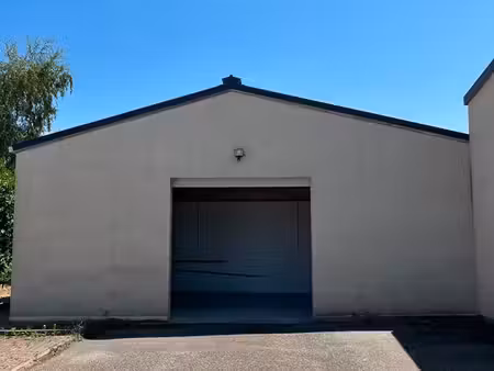 dépôt / stockage 45m² avec point d'eau – marly