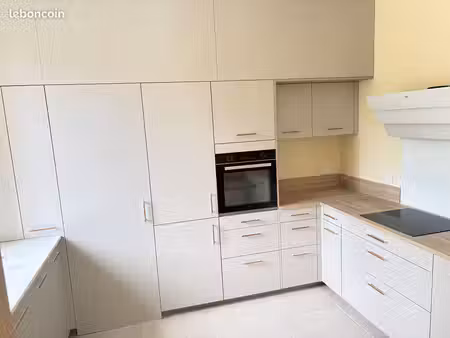 maison 8 pièces 230 m²