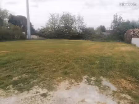 terrain plat de 1100 m2
