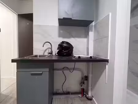 studette 13 m2 refait à neuf