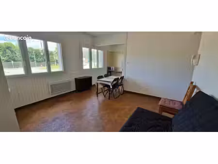 location studio meublé