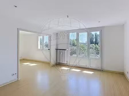 appartement 4 pièces 65 m²