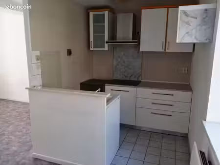 appartement non meublé studio
