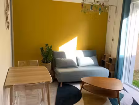 t2 32m2 meublé - disponible à la location