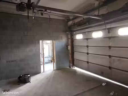 parking/box 30 m² chemille en anjou