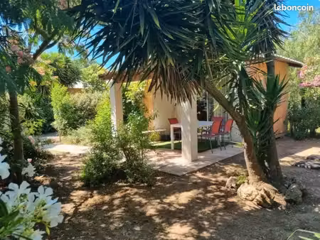 chalet à la campagne près la moutonne et de la garde