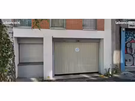 loue une place de parking sécurisée